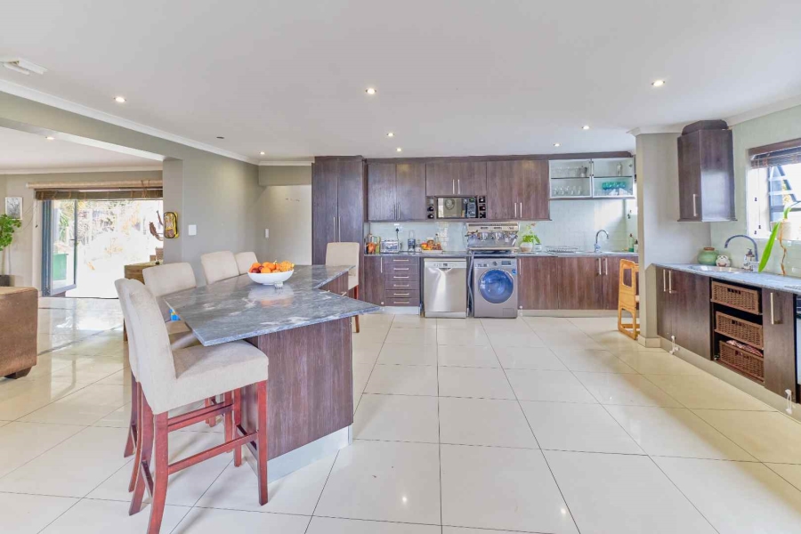 4 Bedroom Property for Sale in Flamingo Vlei Western Cape